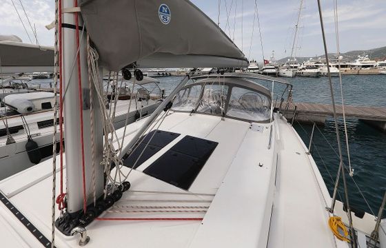 Sailboat HANSE 458 14.04m