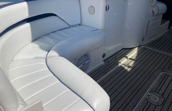 Motorboat Doral 2010 700hp