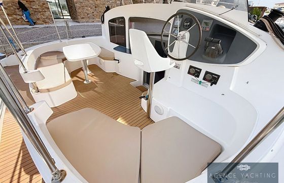 Catamaran Fountaine Pajot Lavezzi 40 12.55m