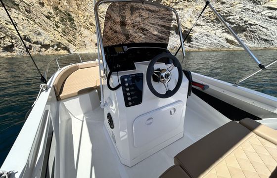 Motorboat Barqa Q20 Open 115hp