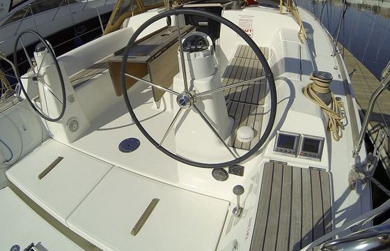 Sailboat DUFOUR 335 Grand Large 10m