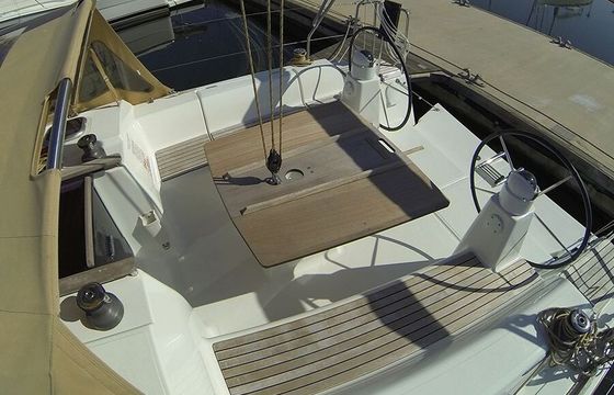 Sailboat DUFOUR 335 Grand Large 10m