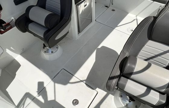 Motorboat Jeanneau Cap Camarat 7.5 br2 300hp