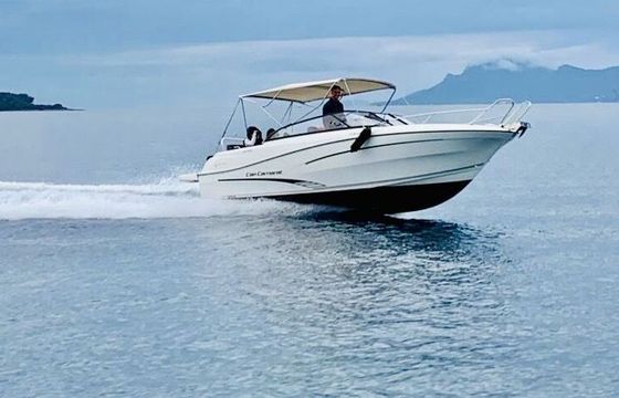 Motorboat Jeanneau Cap Camarat 7.5 br2 300hp