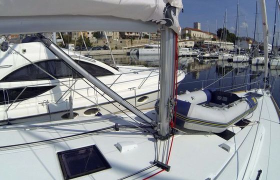 Sailboat BENETEAU OCEANIS 45 13.85m