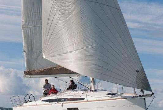 Sailboat SUN ODYSSEY 349 - 2 CABINES 10m