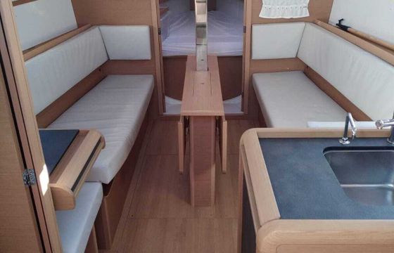 Sailboat SUN ODYSSEY 349 - 2 CABINES 10m