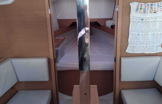 Sailboat SUN ODYSSEY 349 - 2 CABINES 10m