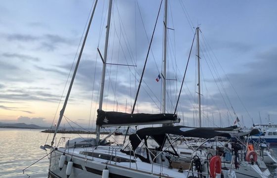 Sailboat SUN ODYSSEY 349 - 2 CABINES 10m