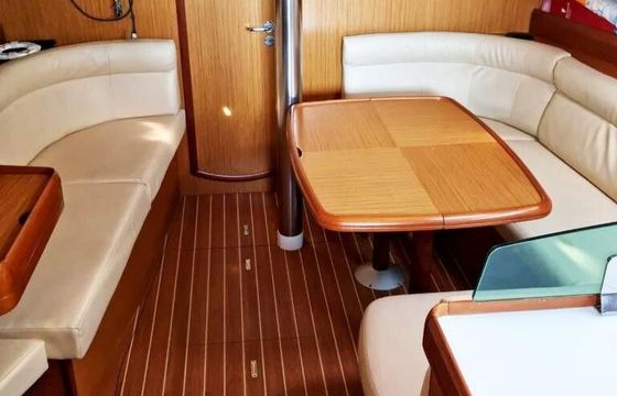 Sailboat Jeanneau Sun Odyssey 42i Performance 12m