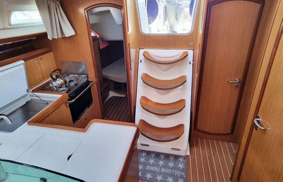 Sailboat Jeanneau Sun Odyssey 42i Performance 12m