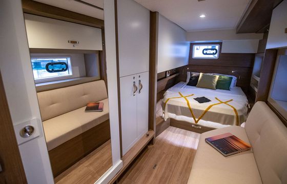 Catamaran Catana Group Bali 4.4 - 4 + 1 cab. 13m