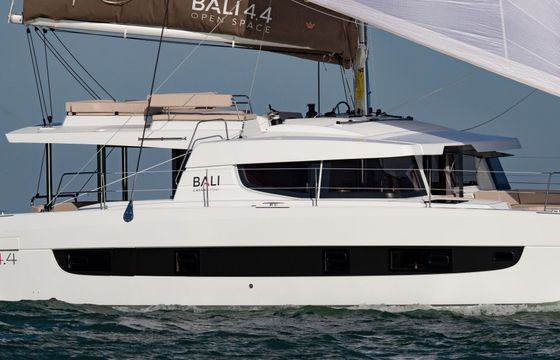 Catamaran Catana Group Bali 4.4 - 4 + 1 cab. 13m