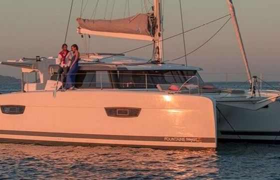 Catamaran Fountaine Pajot Astréa 42 12m