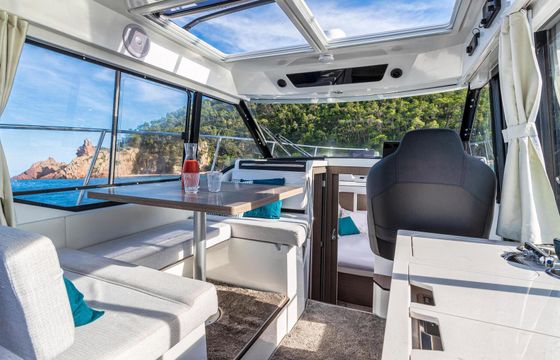 Motorboat Jeanneau Merry Fisher 8.95 offshore 400hp