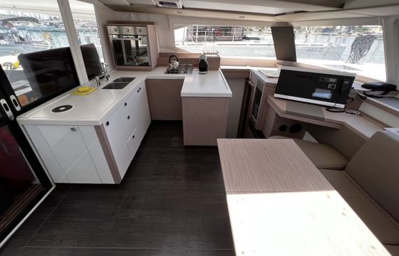 Catamaran ASTREA 42 12m