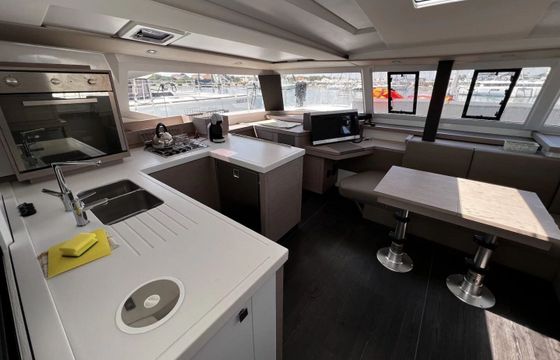 Catamaran ASTREA 42 12m