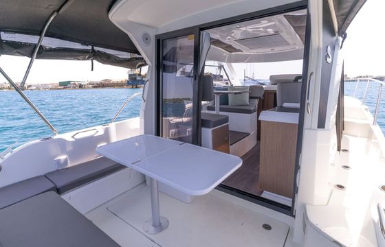 Motorboat Beneteau Antares 9 400hp