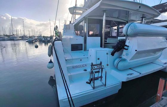 Catamaran Catana Group Bali 4.4 - 4 + 2 cab. 13m