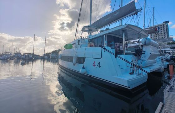 Catamaran Catana Group Bali 4.4 - 4 + 2 cab. 13m