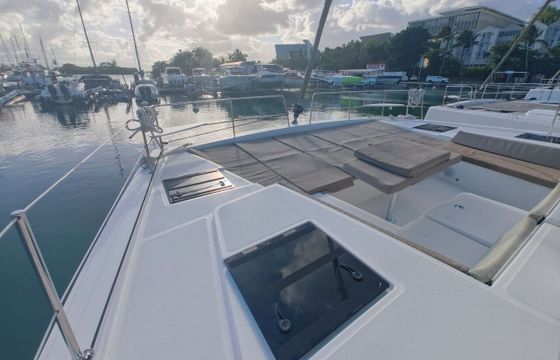 Catamaran Catana Group Bali 4.4 - 4 + 2 cab. 13m