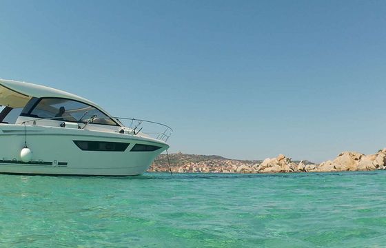 Motorboat Jeanneau Leader 600hp