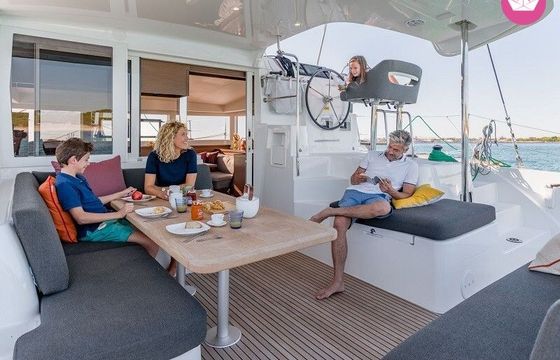 Catamaran Lagoon-Bénéteau Lagoon 40 - 4 + 2 cab 11m