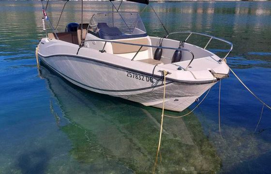 Motorboat Quicsilver 675 150hp