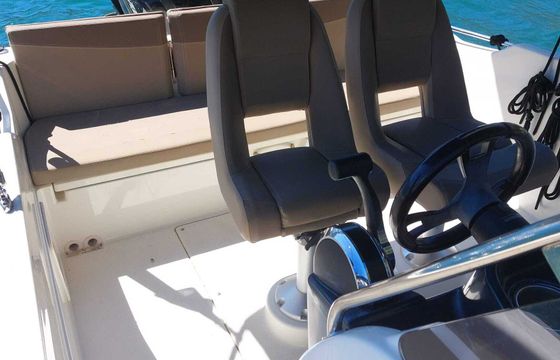 Motorboat Quicsilver 675 150hp