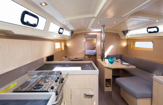 Sailboat Beneteau Oceanis 41.1 11.99m