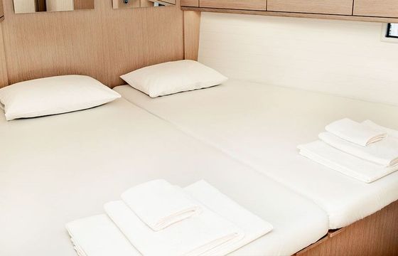 Sailboat Bavaria Cruiser 46 14.27m