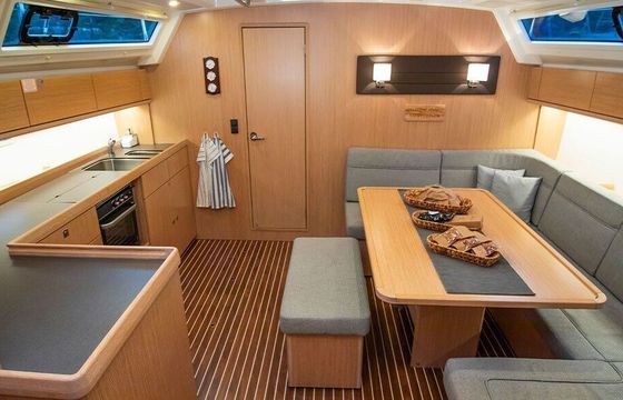 Sailboat Bavaria Cruiser 46 14.27m