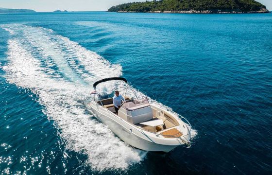 Motorboat Atlantic Marine 750 300hp