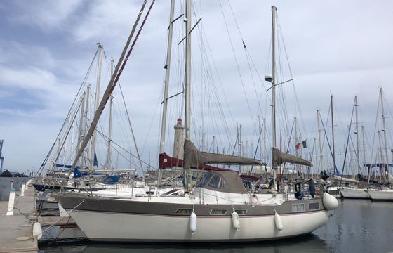 Sailboat Wauquiez Amphora 12m