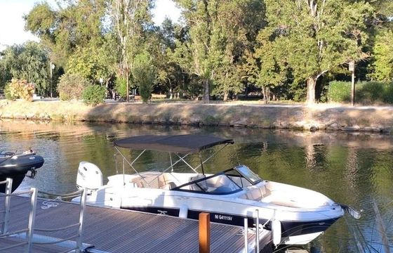 Motorboat Bayliner VR5