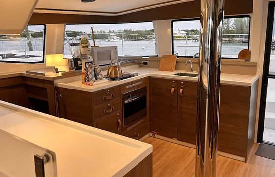 Catamaran Catana Group Bali 4.4 - 4 + 1 cab. 13.75m