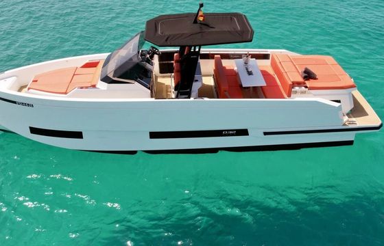 Motorboat DE ANTONIO YACHTS D32 600hp