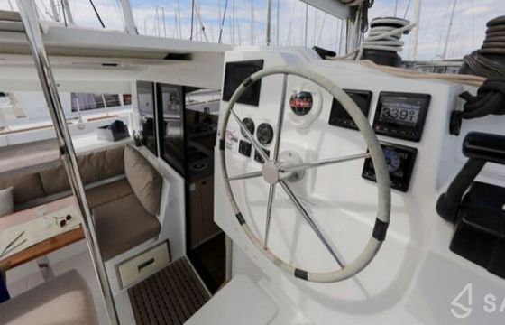 Catamaran Fountaine Pajot Lucia 40 11.73m
