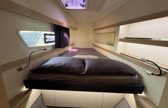 Catamaran Fountaine Pajot Lucia 40 11.73m