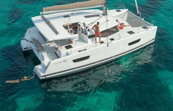 Catamaran Fountaine Pajot Lucia 40 11.73m