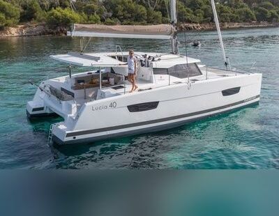 Catamaran Fountaine Pajot Lucia 40 11.73m