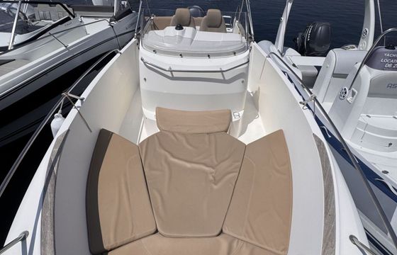 Motorboat Jeanneau Cap Camarat 7.5 225hp