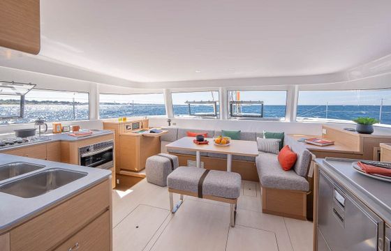 Catamaran Excess 14 13m