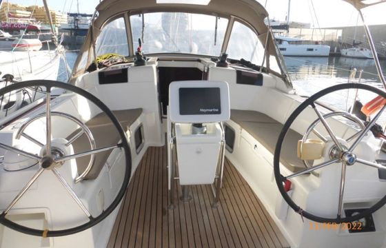 Sailboat Jeanneau Sun Odyssey 419 12m