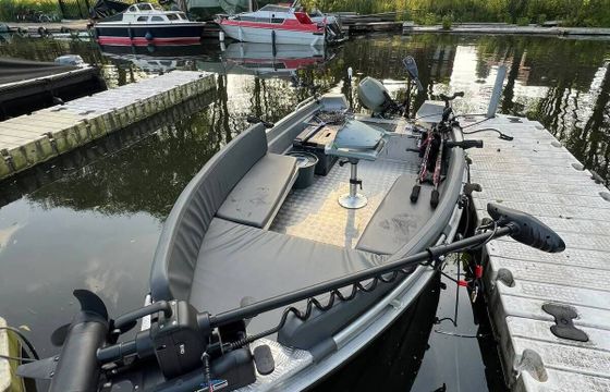 Motorboat FISHING BOAT - Amsterdam - VISBOOT Qwest 10hp