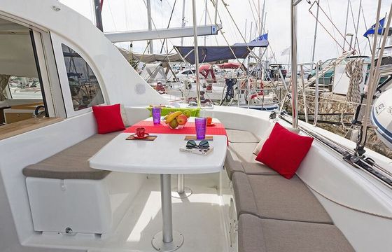 Catamaran Lagoon-Bénéteau Lagoon 380 S2 - 4 + 2 cab. 11.55m