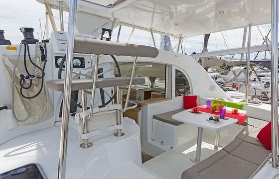Catamaran Lagoon-Bénéteau Lagoon 380 S2 - 4 + 2 cab. 11.55m