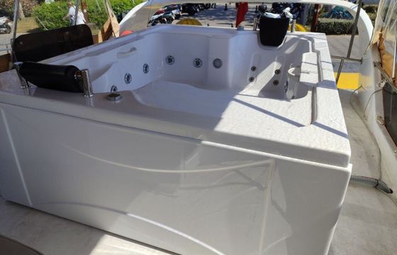Motor yacht Gurmeyat with Jacuzzi 150hp
