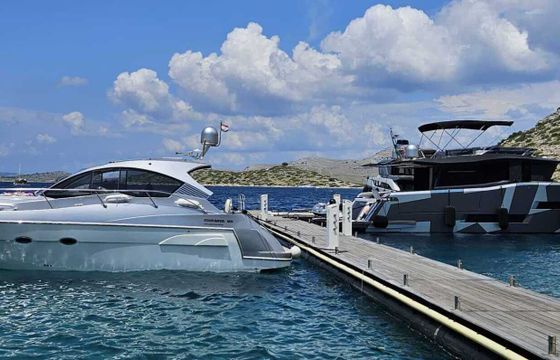 Motorboat Mirakul 40 Hardtop 520hp