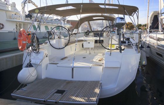 Sailboat JEANNEAU SUN ODYSSEY 519 15.75m